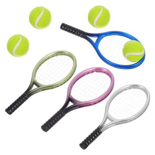 minkissy 1Satz Miniatur Tennisschläger Dekoration mit Mini Bällen Fotografie Requisiten für Ihr Puppenhaus Leichtes Kunststoffmaterial Stilvolles Design für Kreative von minkissy