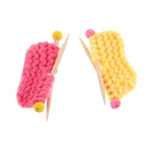 minkissy 2stücke Mini Strickkorb Mit Garnschere Und Nadeln Handgefertigte Strickpuppen Häkelpuppe Als Tischdeko Garnset Für Puppenhauszubehör Miniatur Spielzeug Für Basteln Und von minkissy