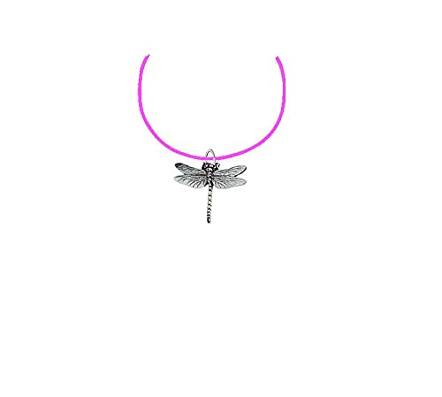C3 Libellen-Anhänger aus feinem englischen Zinn an Einer rosa Kordel-Halskette, handgefertigt, 41 cm, verstellbar mit Stolz in Details von prideindetails