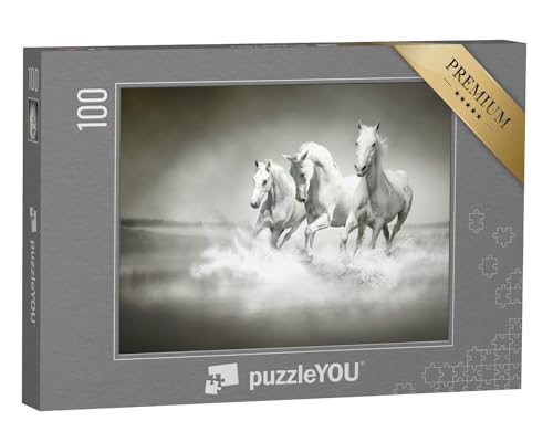 puzzleYOU: Puzzle 100 Teile „Herde weißer Pferde, die durch Wasser Laufen“ – aus der Puzzle-Kollektion Pferde, Araber Pferde von puzzleYOU