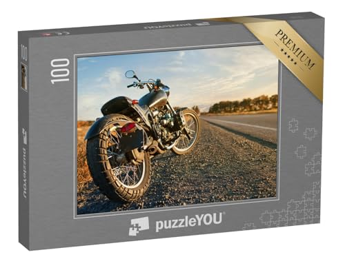 puzzleYOU: Puzzle 100 Teile „Motorrad unter freiem Himmel“ – aus der Puzzle-Kollektion Fahrzeuge von puzzleYOU