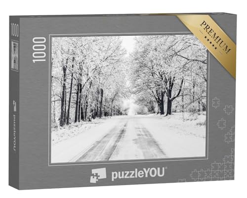 puzzleYOU: Puzzle 1000 Teile „Vereiste Straße mit frostbedeckten Bäumen, schwarz-weiß“ – aus der Puzzle-Kollektion Fotokunst von puzzleYOU