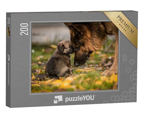 puzzleYOU: Puzzle 200 Teile „Liebe zwischen Welpe und ausgewachsenem Deutschem Schäferhund“ – aus der Puzzle-Kollektion Hunde, Schäferhunde von puzzleYOU