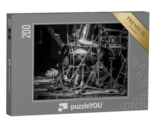 puzzleYOU: Puzzle 200 Teile „Nahaufnahme eines Schlagzeugs, schwarz-weiß“ – aus der Puzzle-Kollektion Musik, Menschen von puzzleYOU
