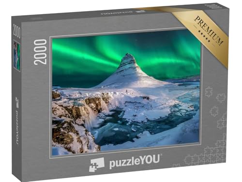 puzzleYOU: Puzzle 2000 Teile „Nordlichter erscheinen über dem Berg Kirkjufell in Island.“ – aus der Puzzle-Kollektion Natur, Island, Wildnis, Jahreszeiten, Skandinavien, Wildnis & Wüste von puzzleYOU