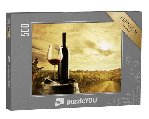 puzzleYOU: Puzzle 500 Teile „Rotweinflasche und Weinglas auf einem Holzfass im Weinberg“ – aus der Puzzle-Kollektion Wein von puzzleYOU