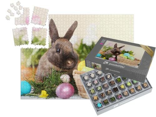 puzzleYOU: SMART Sorted® | Puzzle 1000 Teile leicht gemacht „Osterhase und Ostereier auf grünem Gras“ – aus der Puzzle-Kollektion Festtage von puzzleYOU