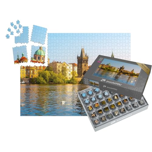 puzzleYOU: SMART Sorted® | Puzzle 1000 Teile leicht gemacht „Schwäne bei der Karlsbrücke über der Moldau, Prag, Tschechische Republik“ – aus der Puzzle-Kollektion Städte von puzzleYOU