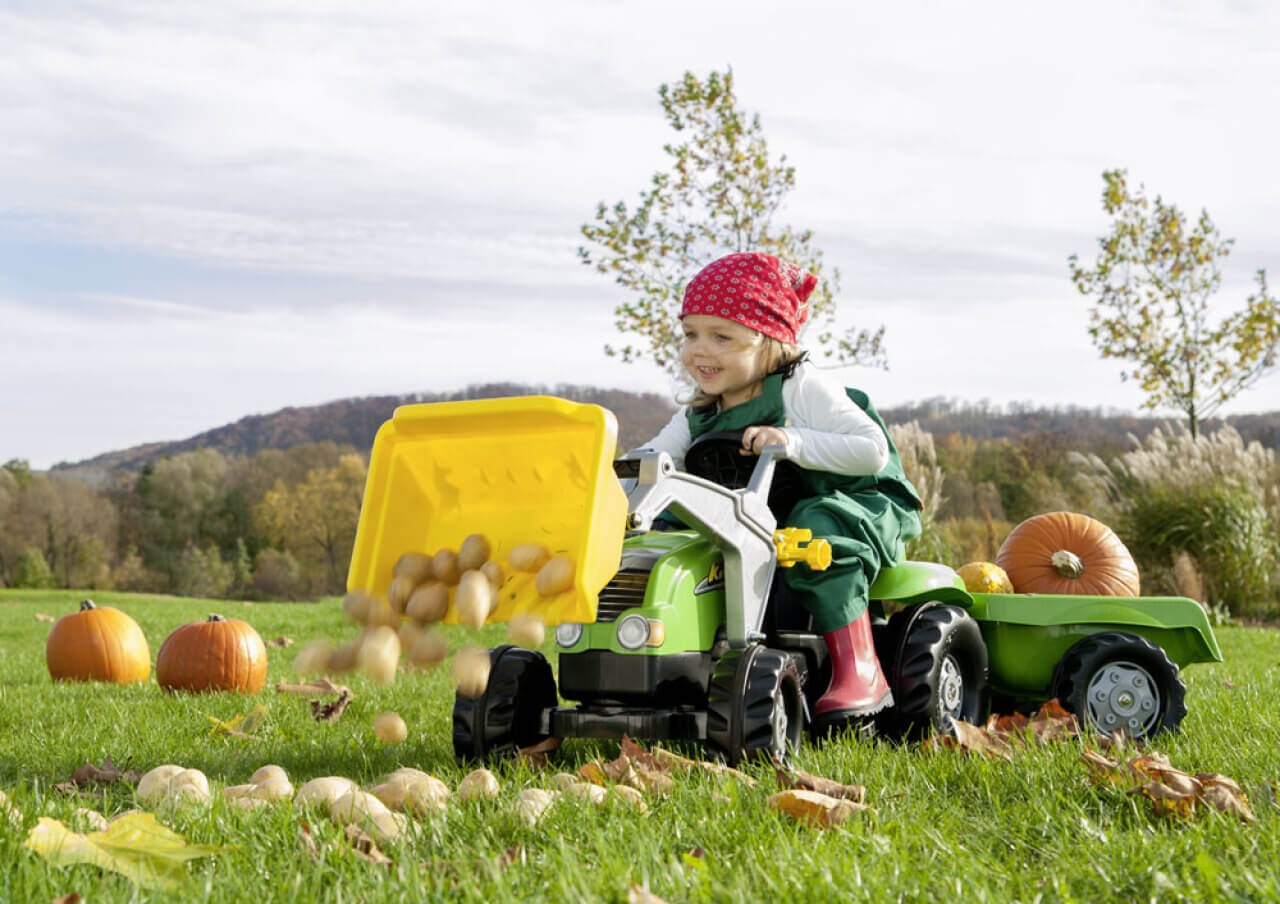 Trettraktor rollyKid-X, Farbe grün mit Schaufellader und Anhänger von rolly toys