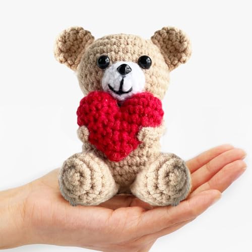 simyron Kreative Strickwolle Bär Puppe,Glücksbringer Bär Pocket, Khaki Pocket Hug Bär, Romantische Geschenk für Ehefrau Hochzeitstag Valentinstag simyron Kreative Strickwolle Bär Puppe,Glücksbringer Bär Pocket, Khaki Pocket Hug Bär, Romantische Geschenk für Ehefrau Hochzeitstag Valentinstag von simyron