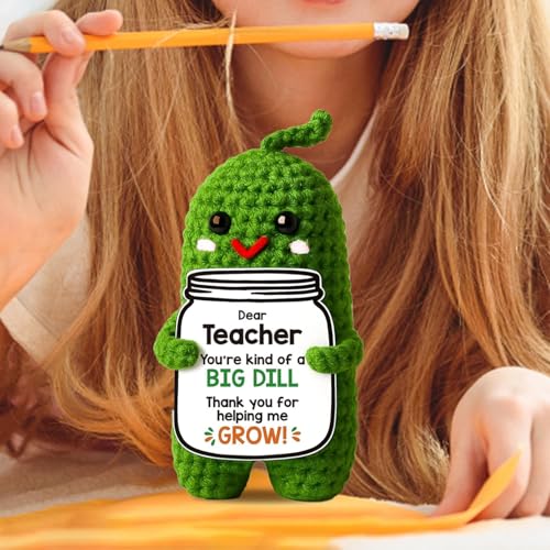 skyrabbiter Gehäkeltes Pickle-Plüschtier für Lehrer, Süßes Dankeschön-Geschenk mit 'Big Dill' Botschaft, Stofftier-Abschlusspuppe 2024, positiv gestrickter -Abschlussplüsch, süßes gehäkeltes (A) skyrabbiter Gehäkeltes Pickle-Plüschtier für Lehrer, Süßes Dankeschön-Geschenk mit 'Big Dill' Botschaft, Stofftier-Abschlusspuppe 2024, positiv gestrickter -Abschlussplüsch, süßes gehäkeltes (A) von skyrabbiter