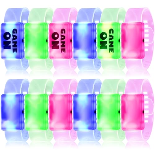 12Pcs LED Leuchtarmbänder für Kinder Party Mitgebsel Kindergeburtstag Armbänder Leuchtspielzeug Klassenzimmer Preise Party Gadgets Weihnacht Halloween Geburtstag Geschenke (3 Farben, Spiel Stil) von vamei