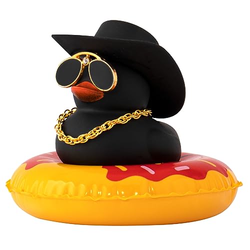 wonuu Auto Ente Ornament Armaturenbrett Dekorationen Gummiente Auto für Auto Armaturenbrett Zubehör mit Schwimmring Sonnenbrille Hut und Halskette, A_Black Duck&Black Cowboyhut & Red Donut wonuu Auto Ente Ornament Armaturenbrett Dekorationen Gummiente Auto für Auto Armaturenbrett Zubehör mit Schwimmring Sonnenbrille Hut und Halskette, A_Black Duck&Black Cowboyhut & Red Donut von wonuu