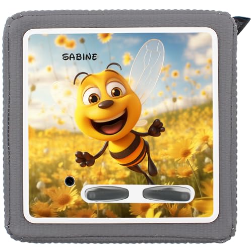 Yabaduu Schutzfolie Süße Tiere kompatibel mit Toniebox Lauscher Station Aufkleber personalisierbar Zubehör für Kinder Spielzeug passgenau selbstklebend Y031 (Nr. 71 Biene, Mit Wunschname) von yabaduu